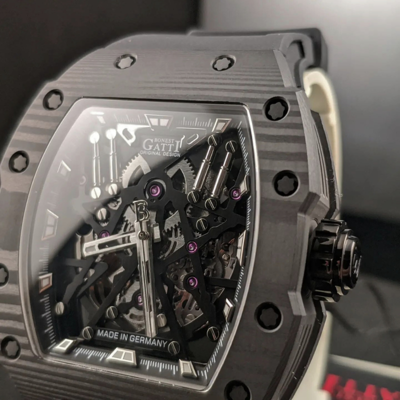 Explorer Series - Carbon Fiber BG9907 Black